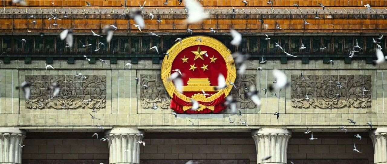 重庆柯凡培训学校组织同观阅兵展国威，共抒壮志启新程！